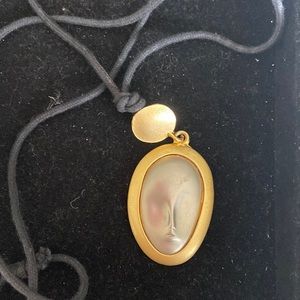 Art & craft shop necklace